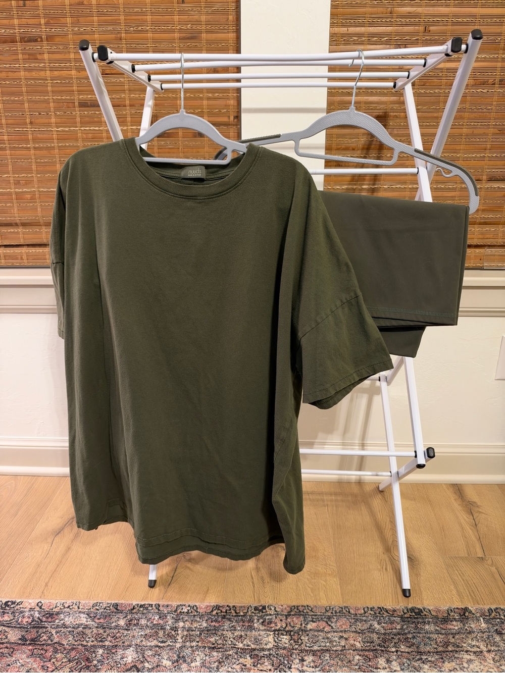 nuuds Short-Sleeve Crewneck Tee in Olive Green